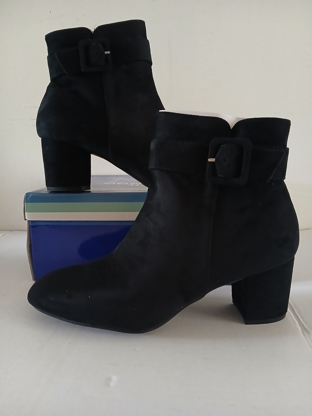 White Mountain Freckly Black Ankle Boots Size  11  New $34